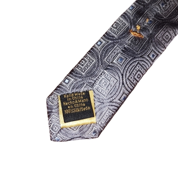 Donald J. Trump Silk Tie - Picture 2 of 4